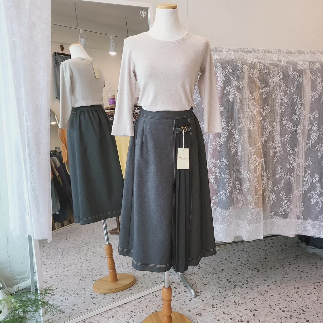 벨티드 흑청 데님 스커트 상품이미지2