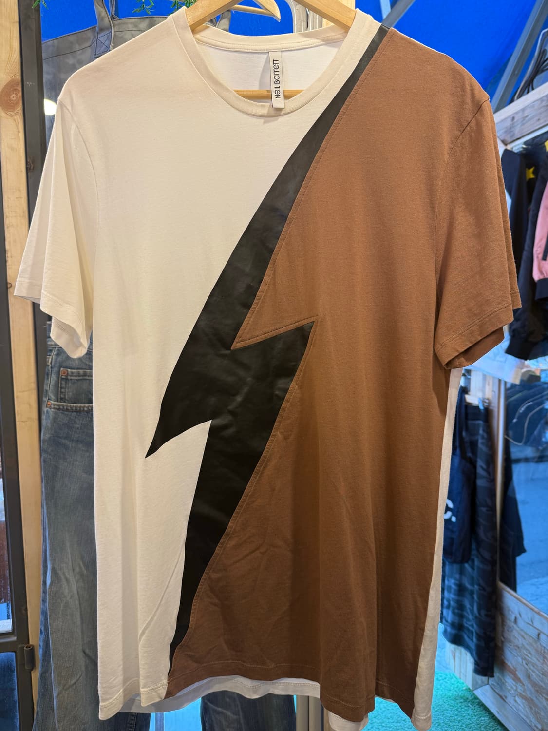 닐바렛 번개 패턴 배색 반팔 티셔츠 상품이미지1