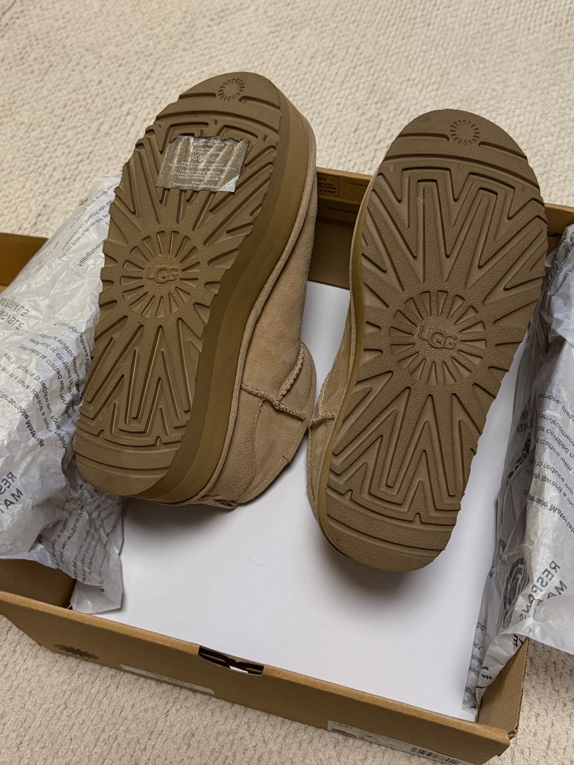 어그 UGG 클래식 울트라 미니 플랫폼 샌드 컬러 7 상품이미지7