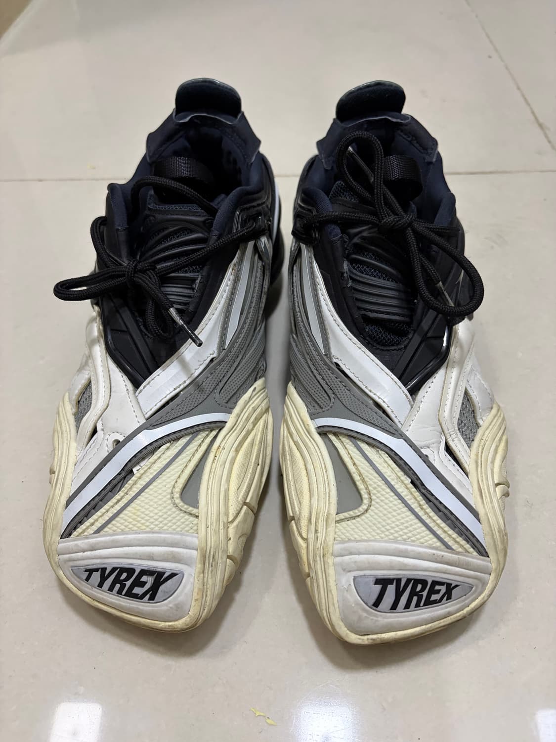 발렌시아가 타이렉스 상품이미지2