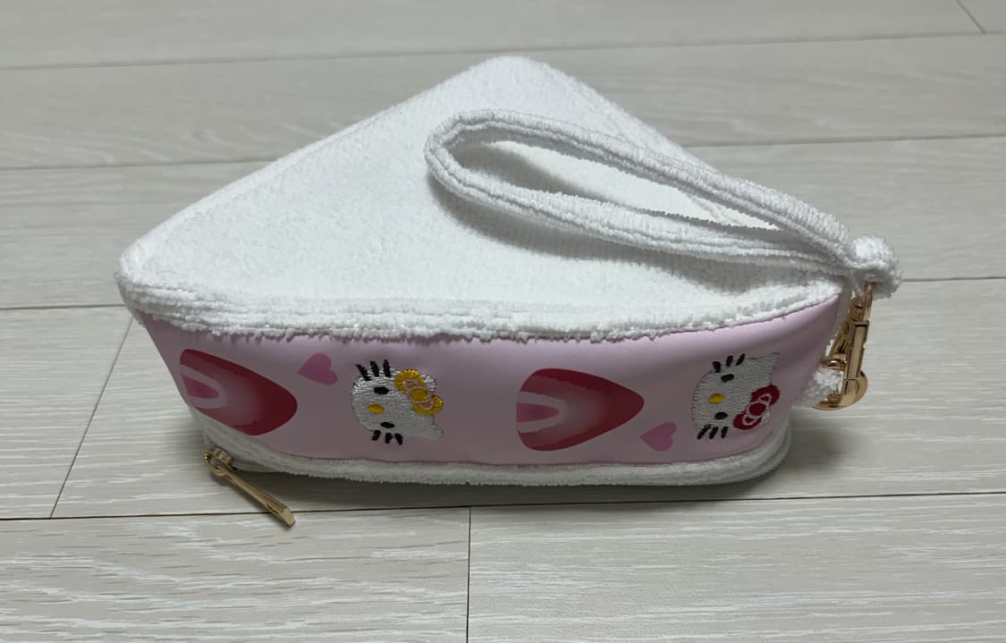 헬로키티 딸기 산도 파우치 상품이미지2