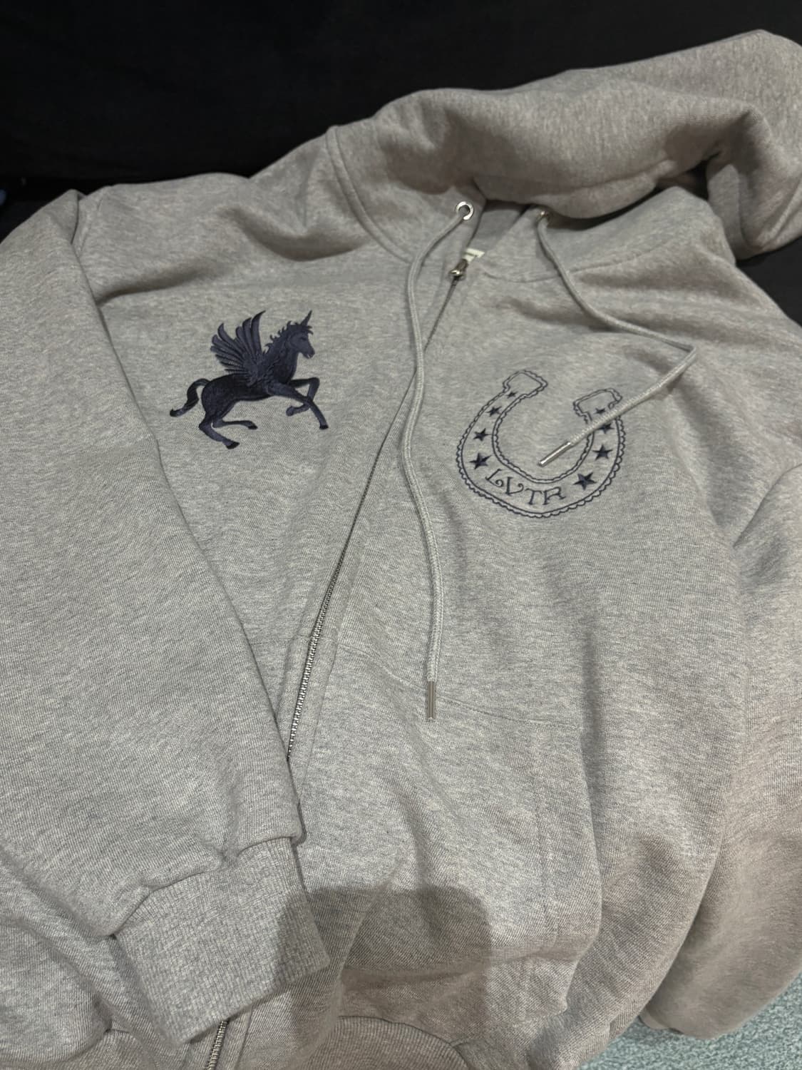 러브이즈트루 UNICORN 트레이닝 세트 그레이 상품이미지5