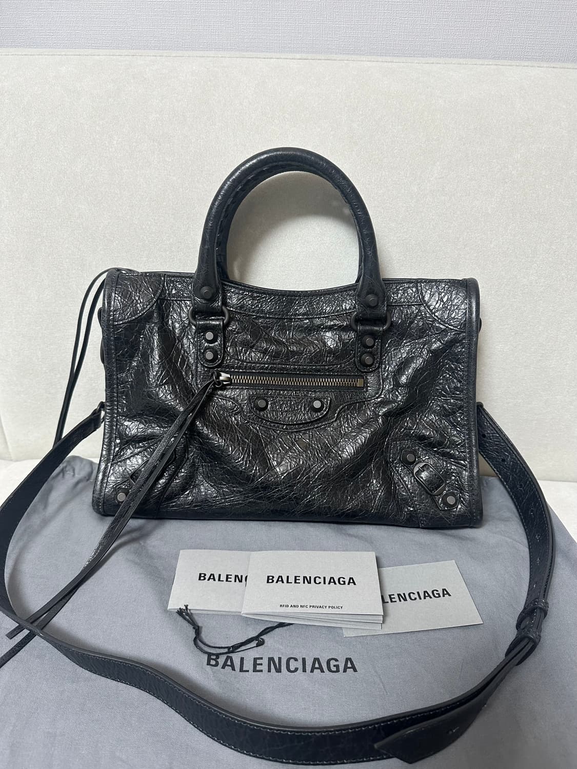 [새상품급 정품] 발렌시아가 르 시티 모터백 스몰 블랙 상품이미지6