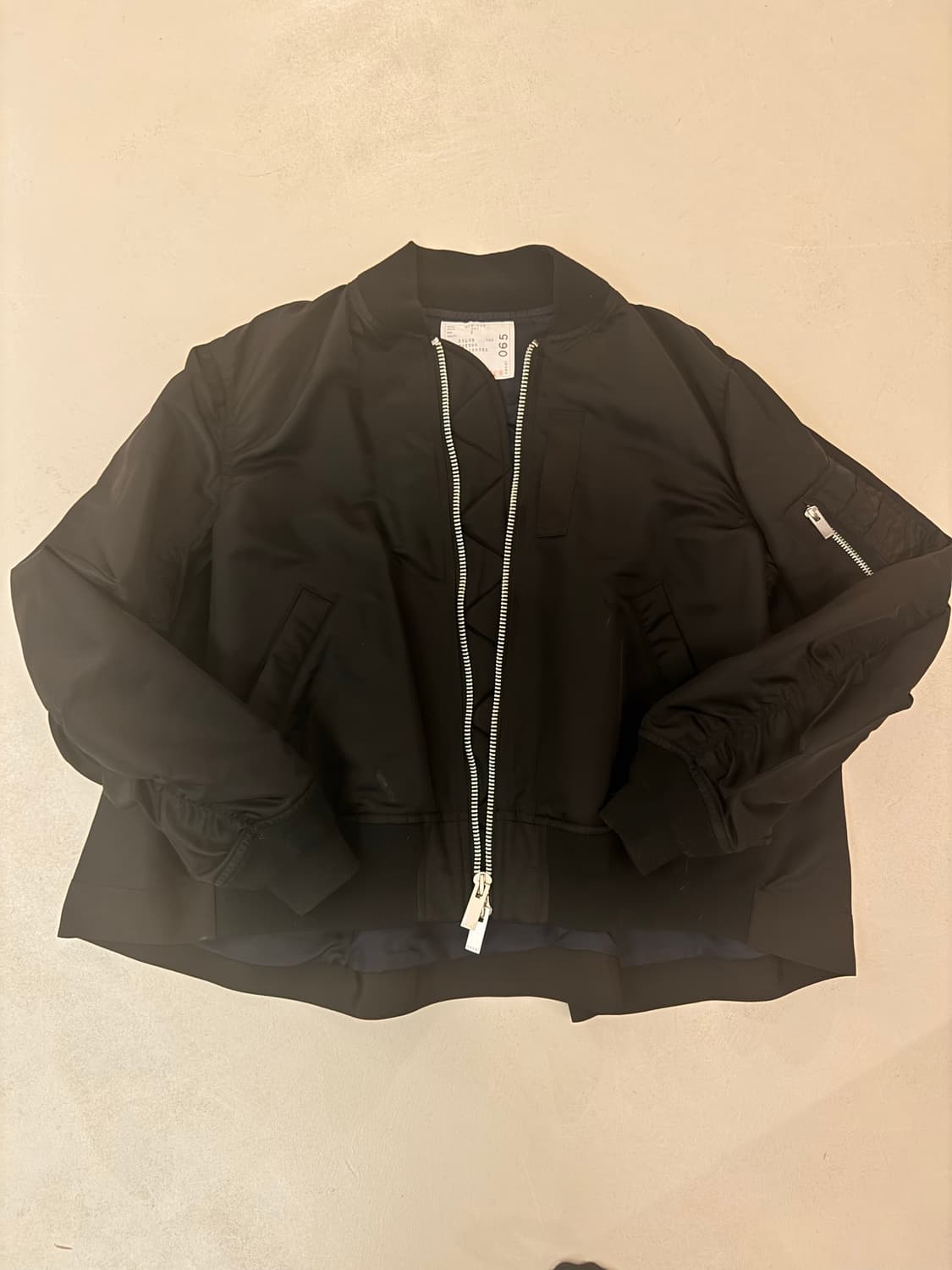 사카이 Sacai 시그니처 봄버 블랙 2사이즈 상품이미지1