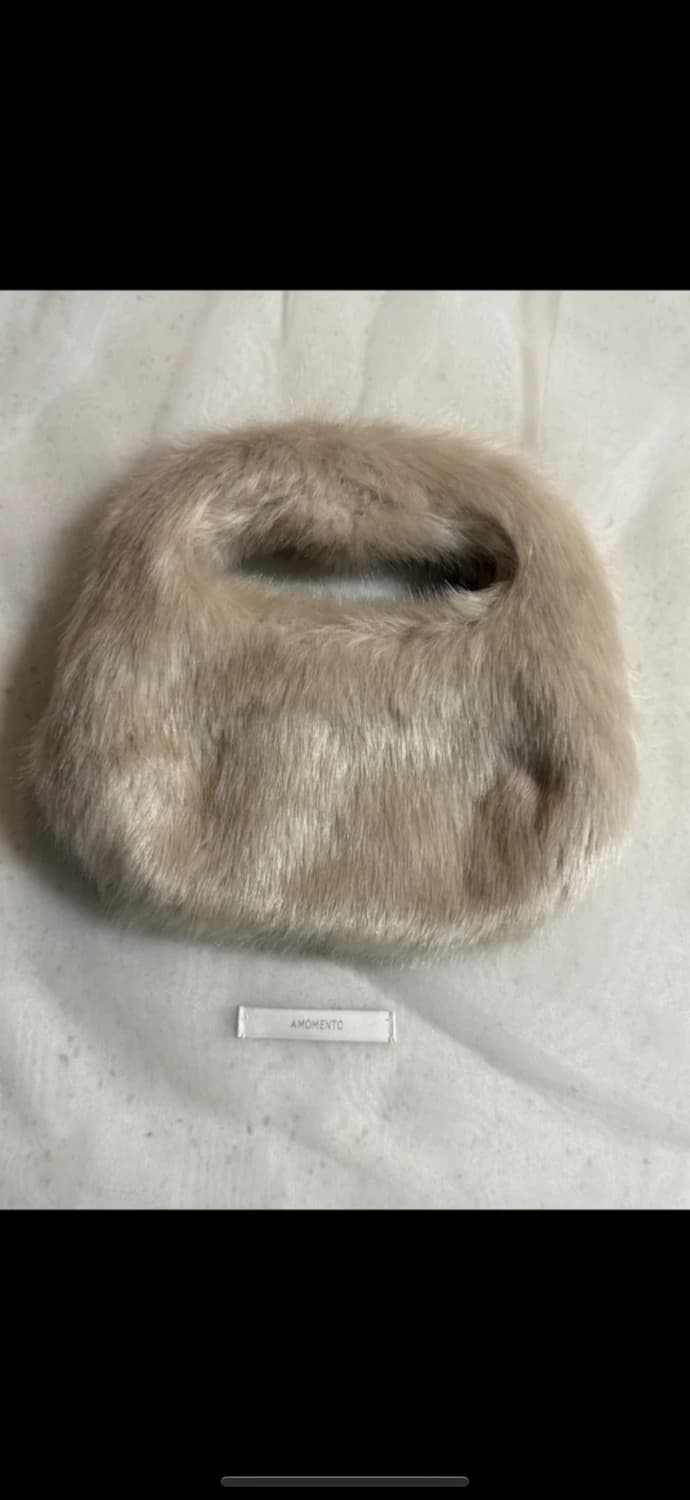 아모멘토 미니 퍼 토트백 아이보리(택제거 새상품) 상품이미지2