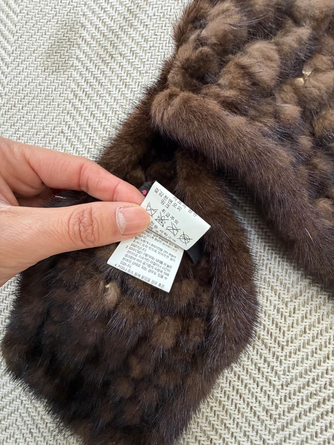 정품) 진도 끌레베 밍크 폼폼이 머플러 브라운  상품이미지6