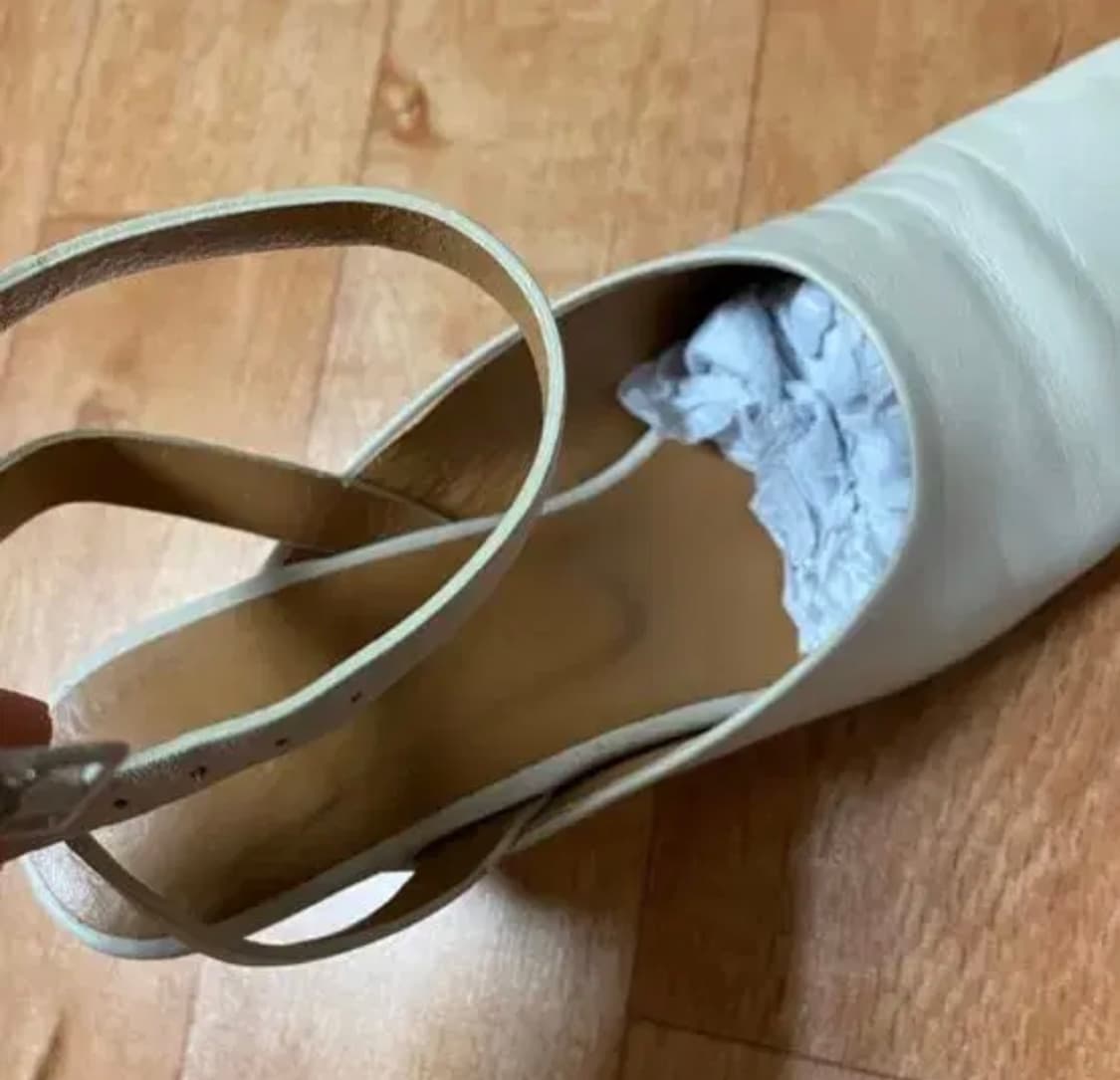 코스 COS 아이보리 색 베이지 스트랩 힐 상품이미지1