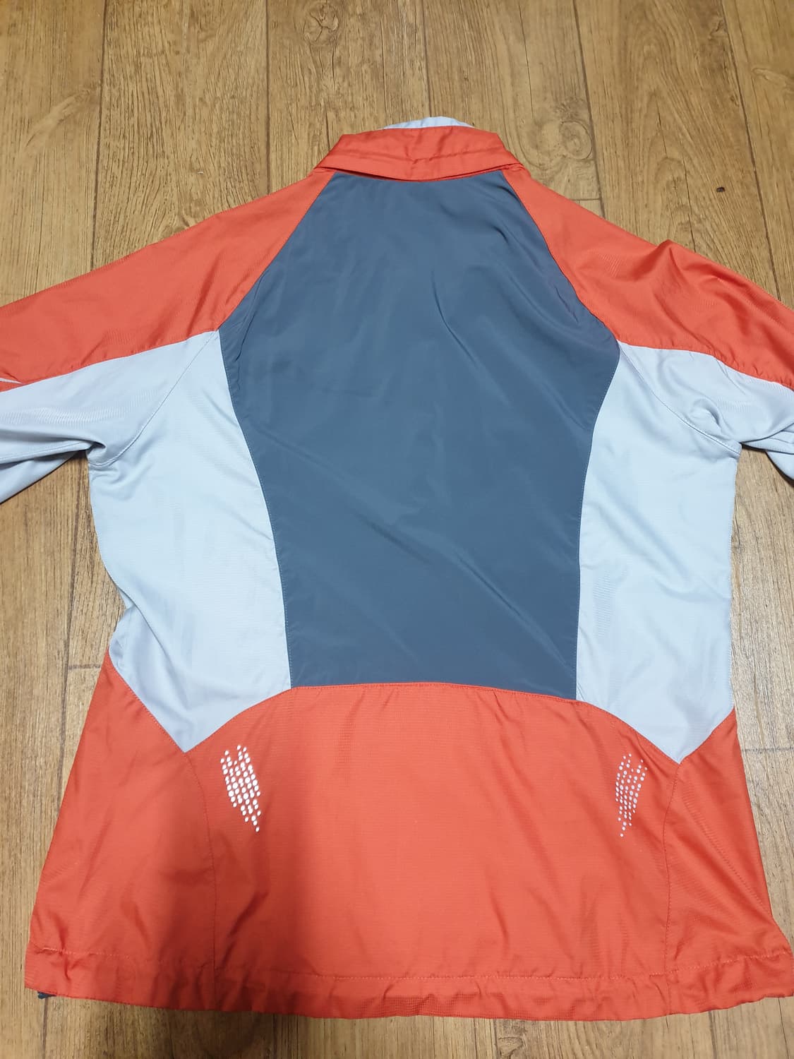 1032 컬럼비아 아웃도어 바람막이 100 사이즈입니다 상품이미지5