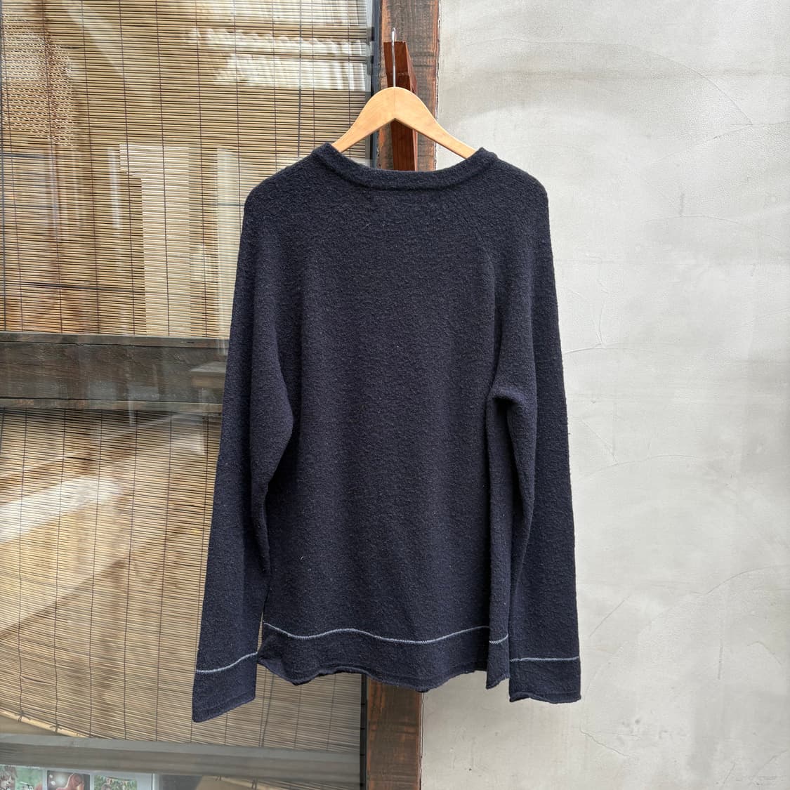 스톤아일랜드 로우컷 헤어리 자수 스웨터 상품이미지8