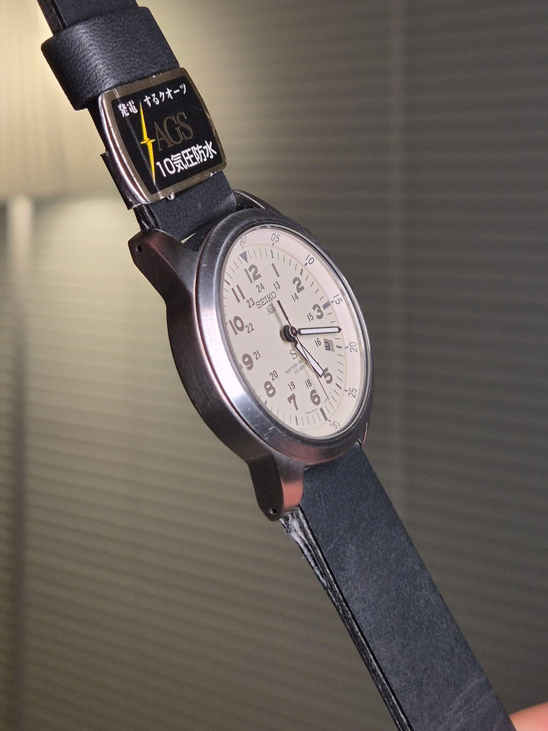 90's Seiko ags 충전식 쿼츠 필드워치 상품이미지4