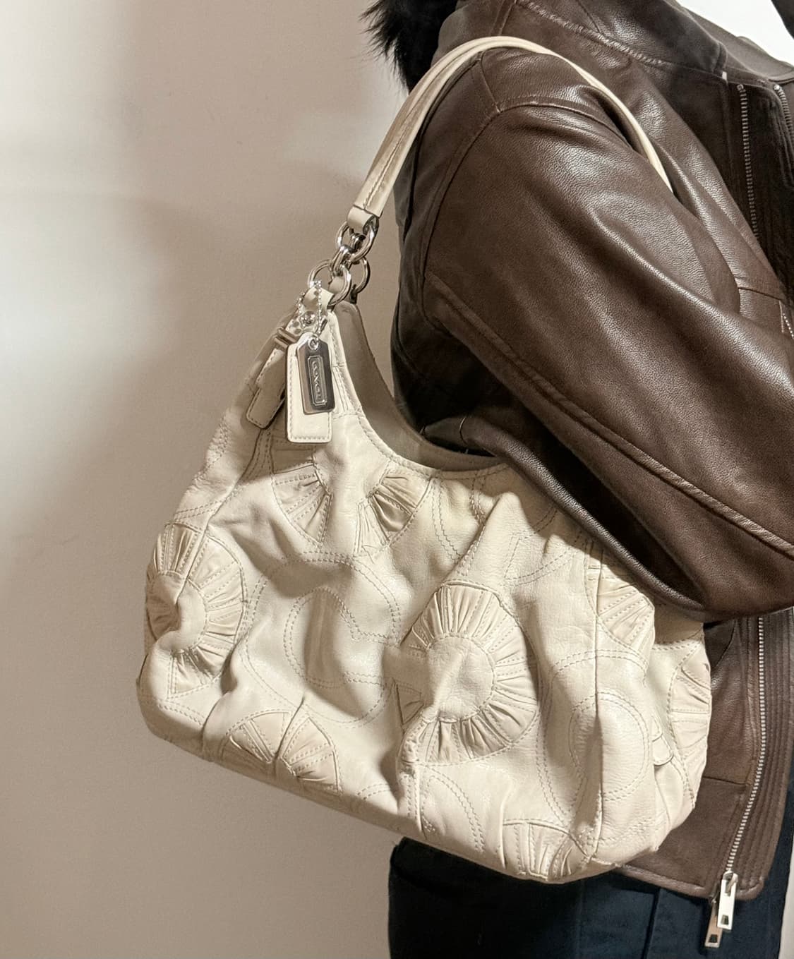 🤍정품 코치 Y2K 패치워크 레더 호보백 숄더백 크림베이지 상품이미지1