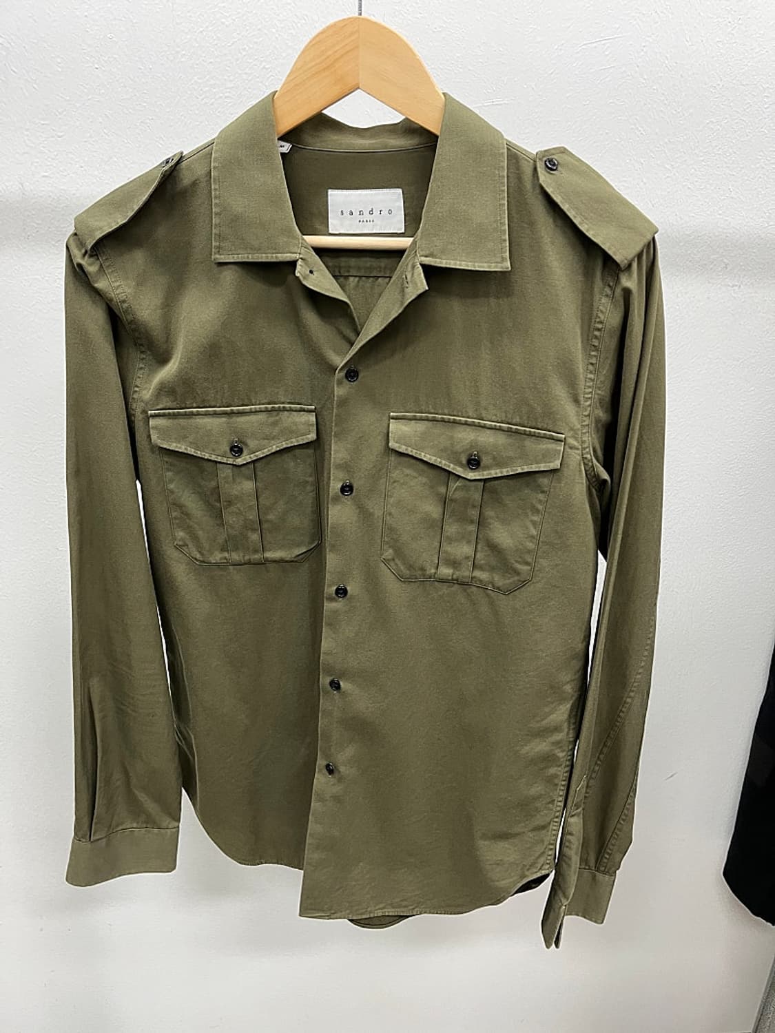 95-100) 산드로 카키 견장셔츠 상품이미지2