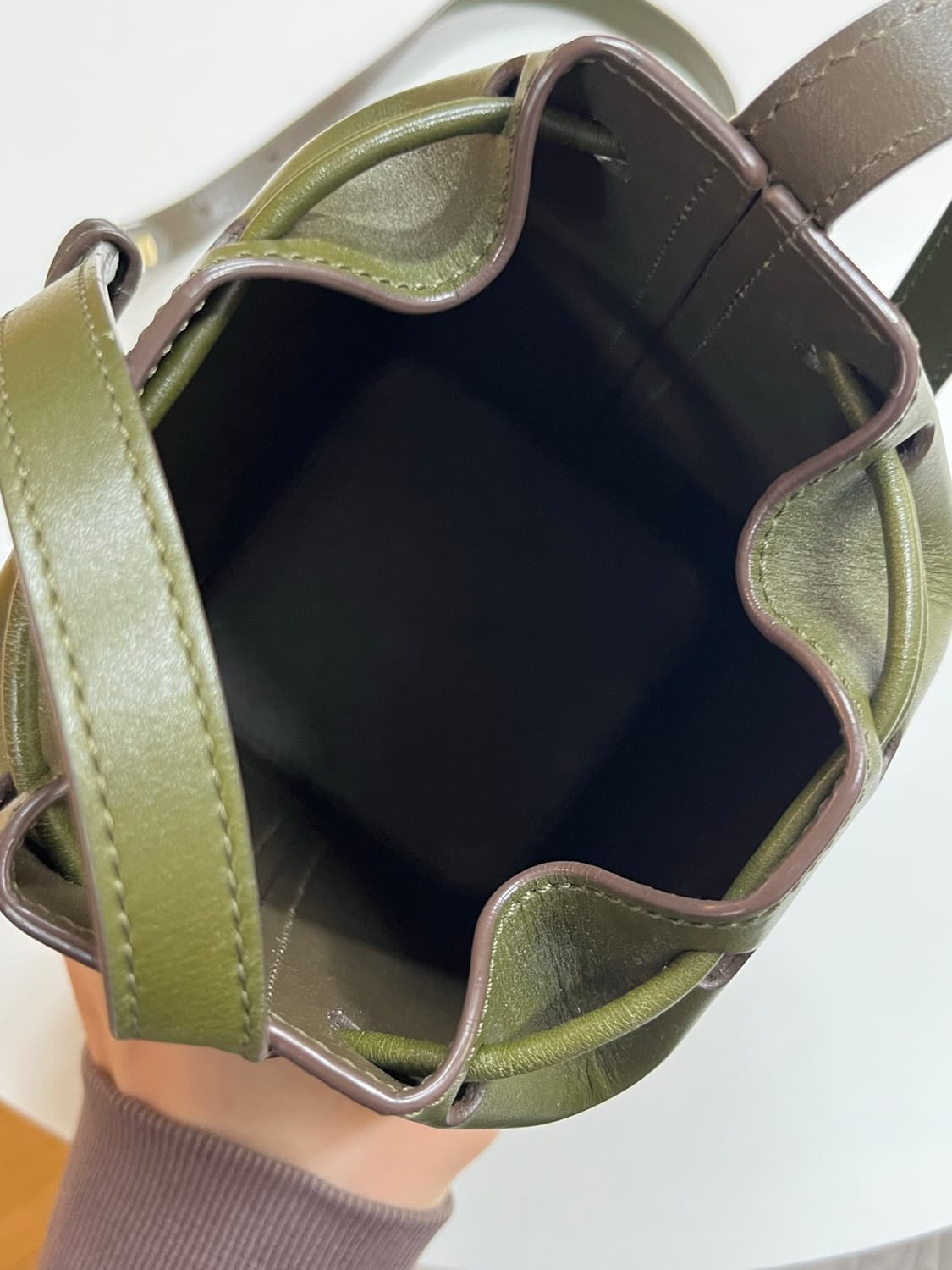 RSVP Paris 박스백 카키 색상 버킷백 상품이미지8