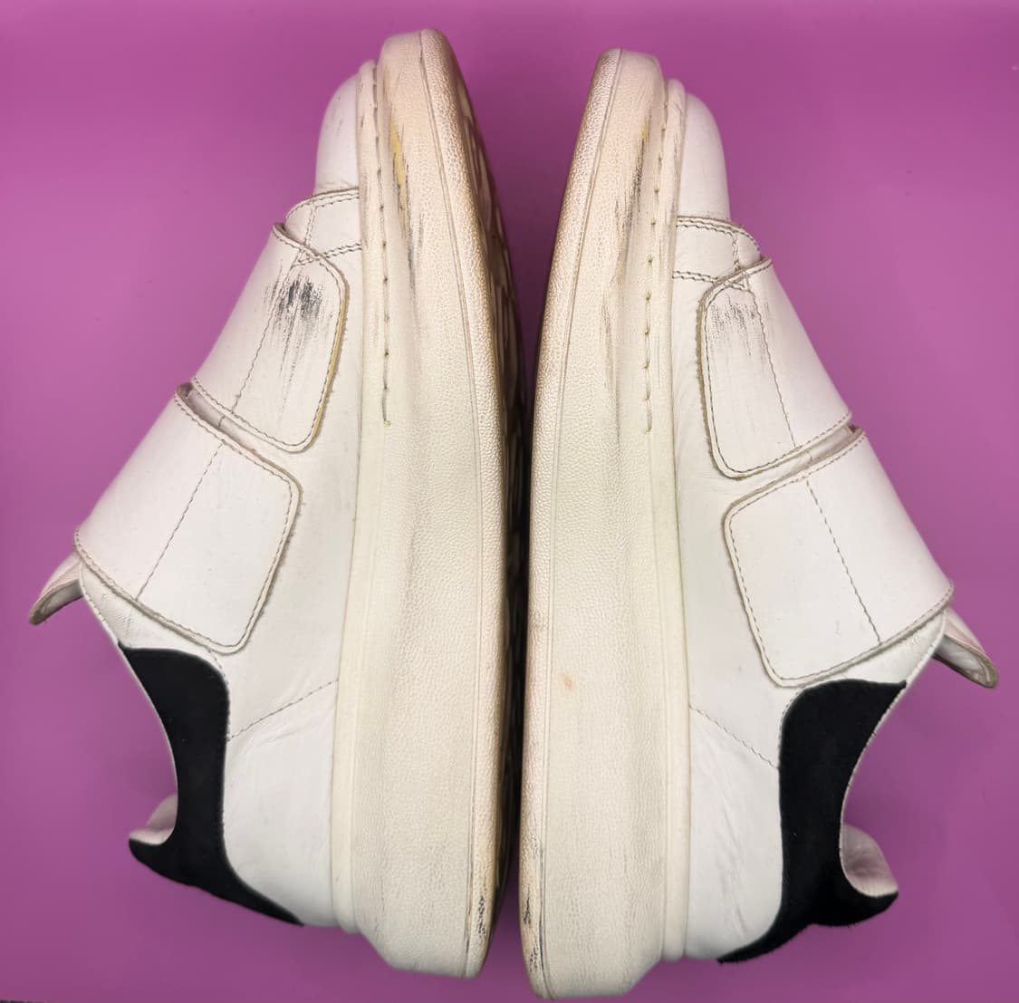 알렉산더 맥퀸 오버사이즈 벨크로 스니커즈 (화이트/블랙) 상품이미지5