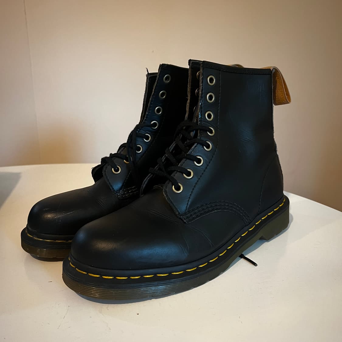 닥터마틴 1460 8홀 부츠 상품이미지1