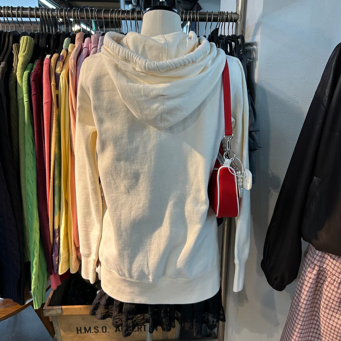 WHO.A.U White Zip-Up Hoodie 상품이미지6