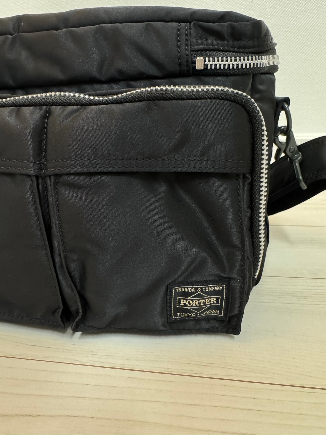 강민경 포터 탱커 카메라 백 블랙 상품이미지4