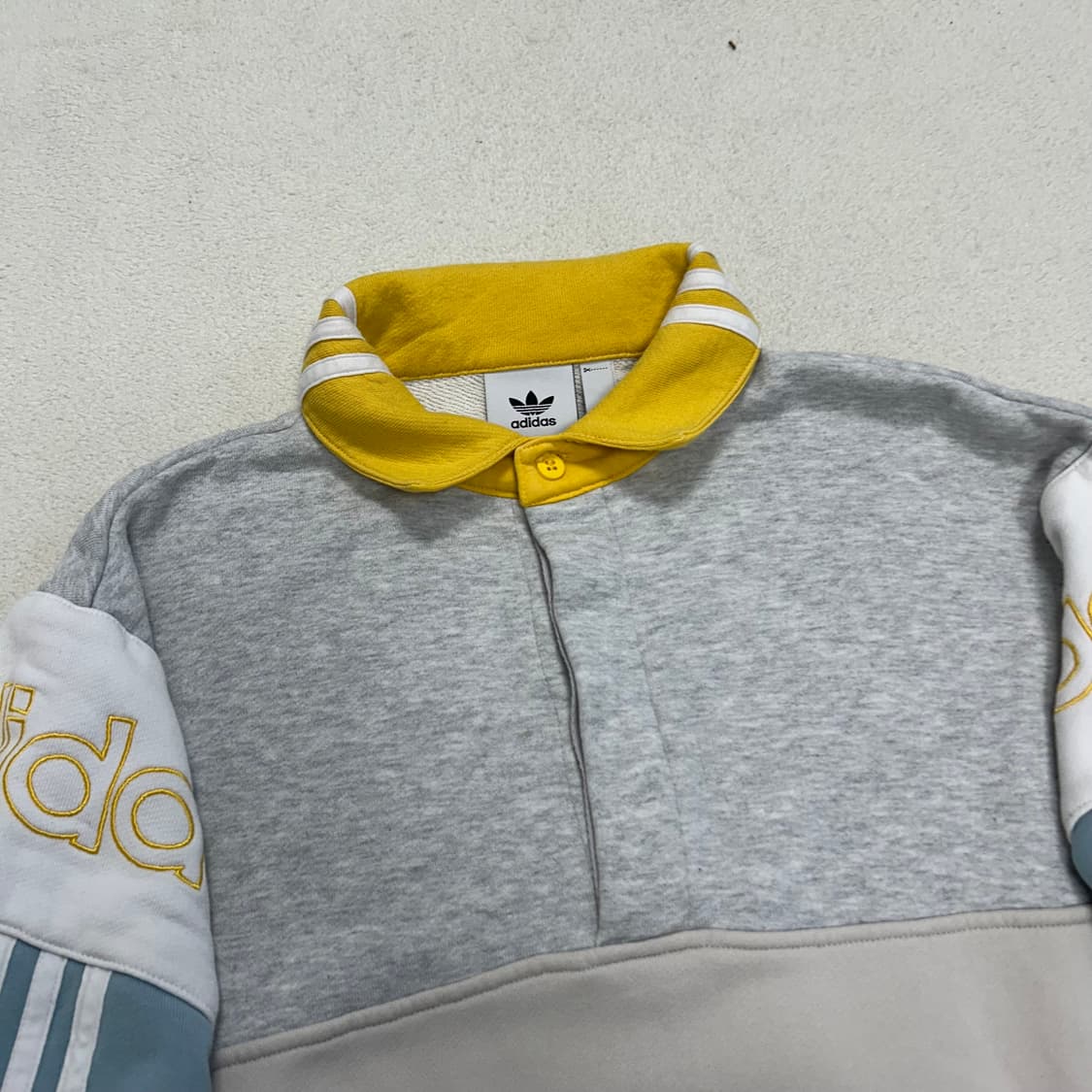 Adidas gray collar sweatshirt 상품이미지5