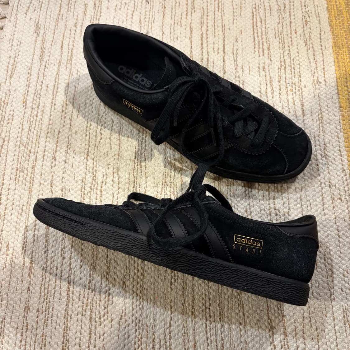 (255) Adidas Stadt Core Black Carbon  상품이미지1