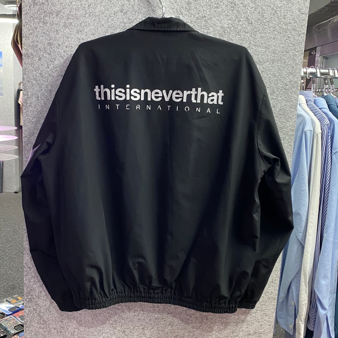 디스이즈네버댓 스펠아웃 빅로고 블랙 자켓B2998 상품이미지3