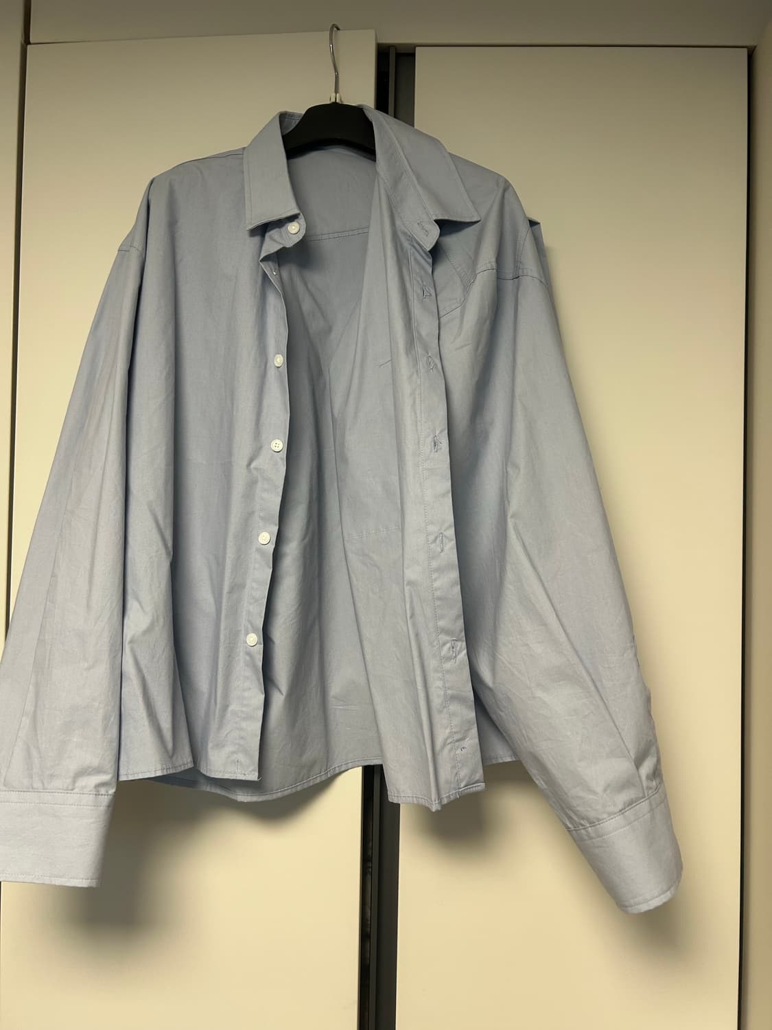 상드르 크롭 셔츠 팝니다 (새상품) 상품이미지2