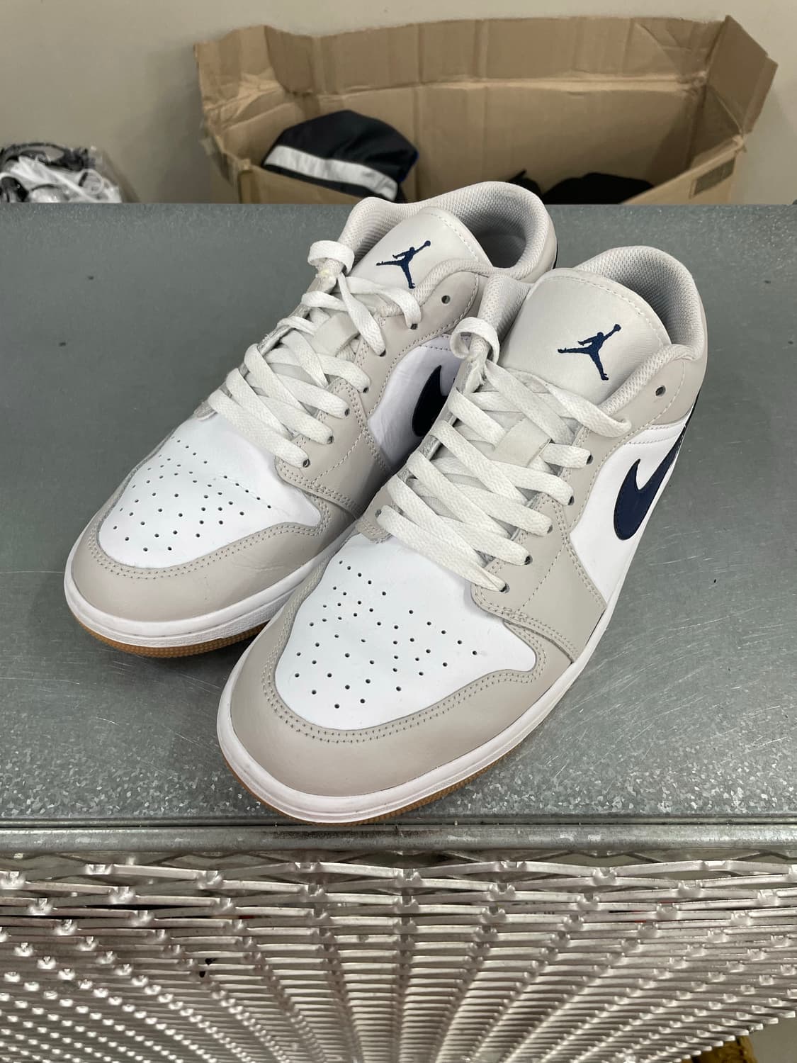 나이키 조던 1 로우 화이트 뉴트럴 그레이 285 상품이미지2