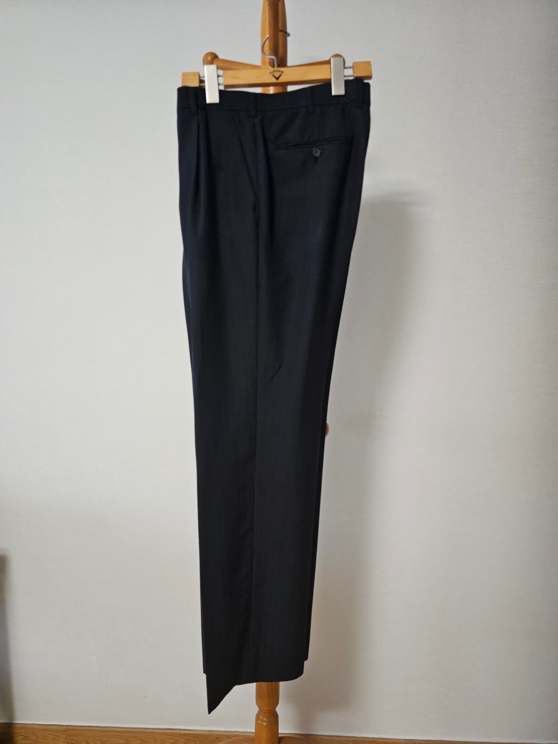 L'UOMO 루오모/워모 모헤어 혼방 정장 세트


 상품이미지7