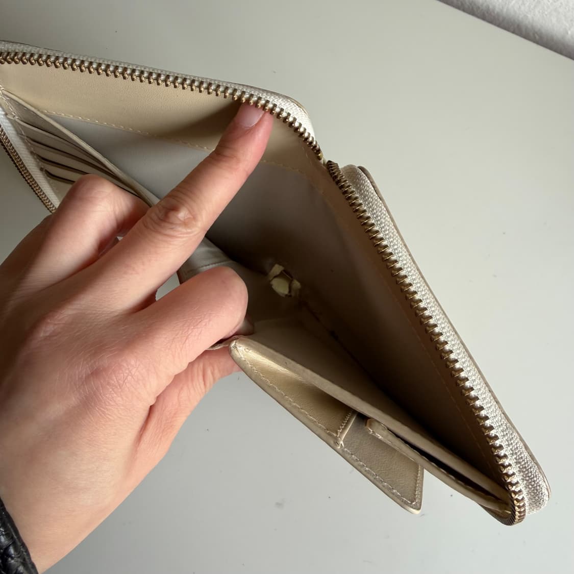 꼼데가르송 반지갑 크림 컬러 상품이미지5