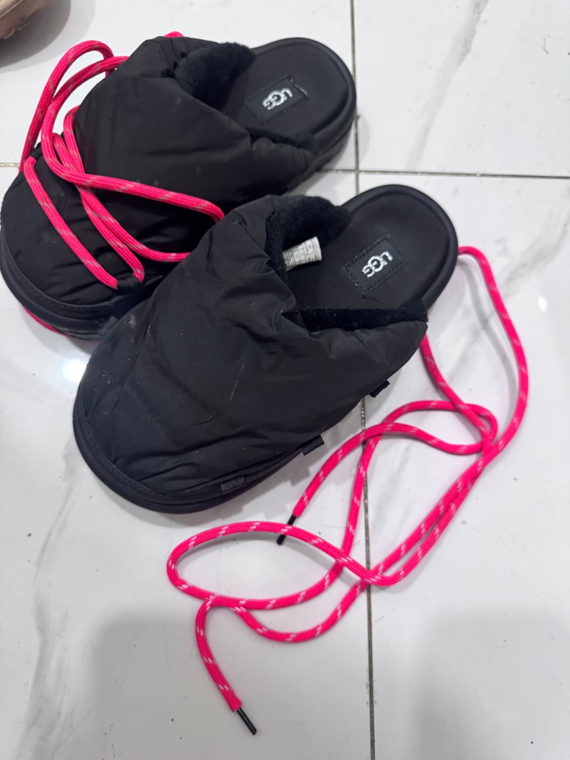 어그 패딩슬리퍼 스페이스슬라이더 테크 슬라이드 플랫폼 상품이미지1