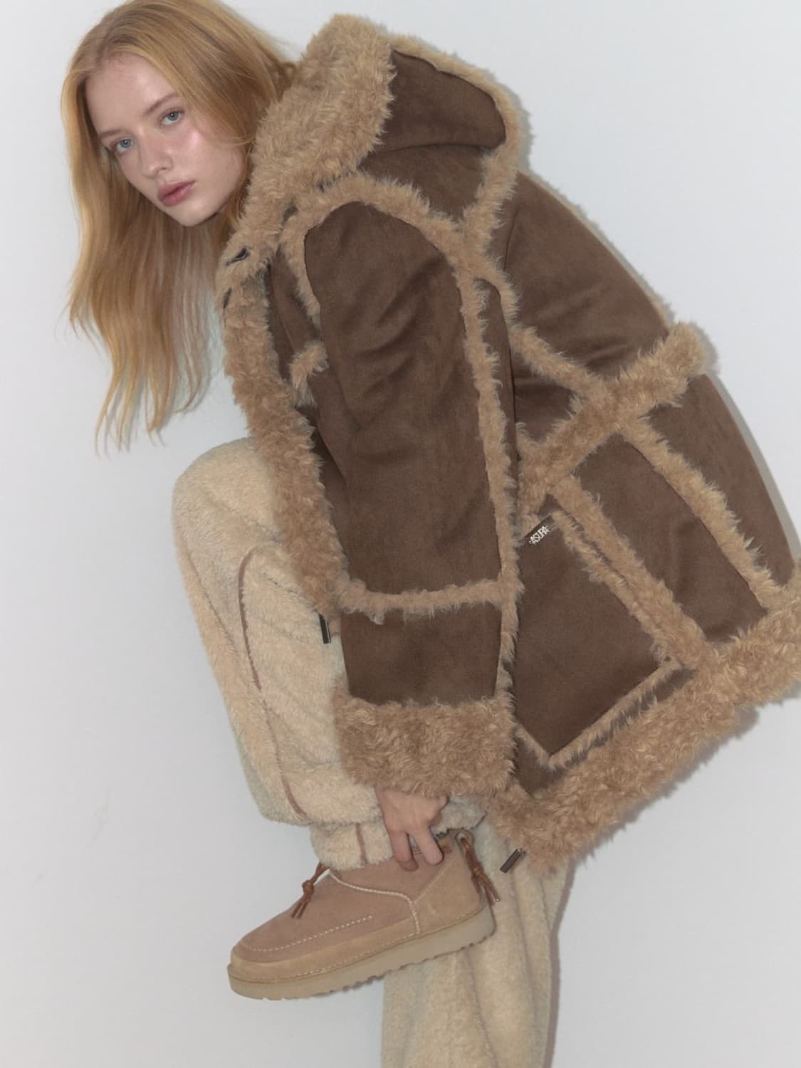 아수라 투웨이 스웨이드 후디 무스탕 브라운 상품이미지1