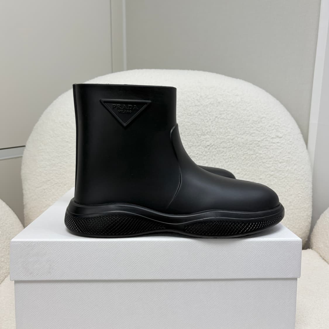 프라다 삼각 로고 러버 레인부츠 블랙 7사이즈 상품이미지3
