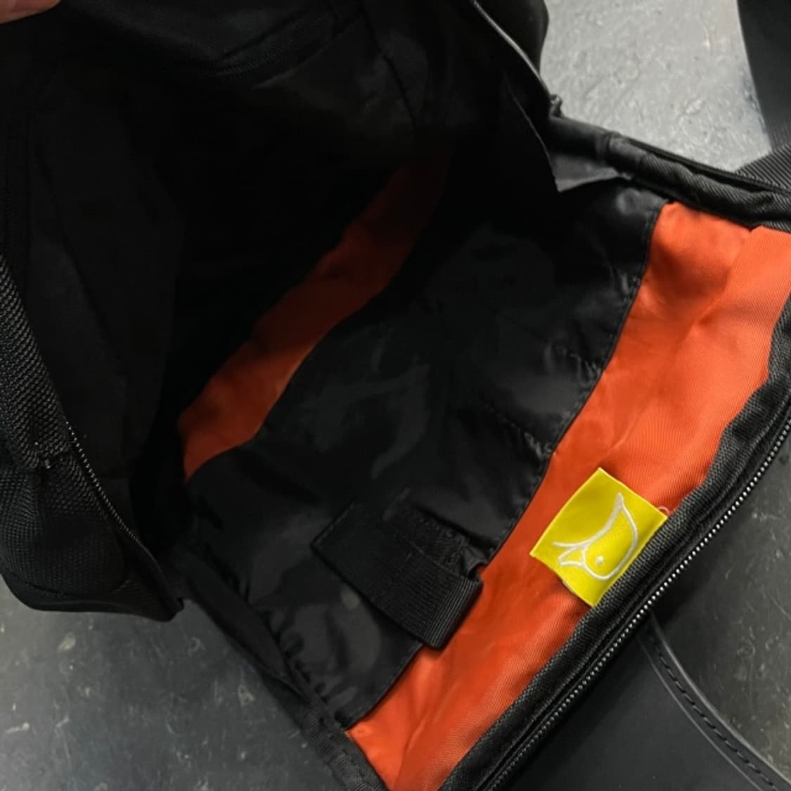 만다리나 덕 크로스백 상품이미지7