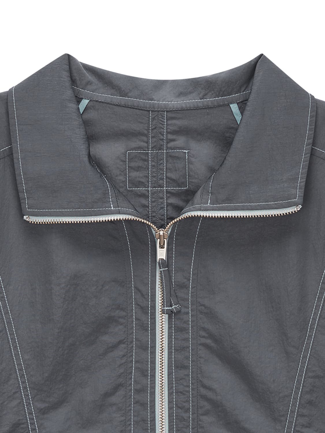 마뗑킴 CURVY CROP BOMBER JUMPER IN CHARCOAL 상품이미지4