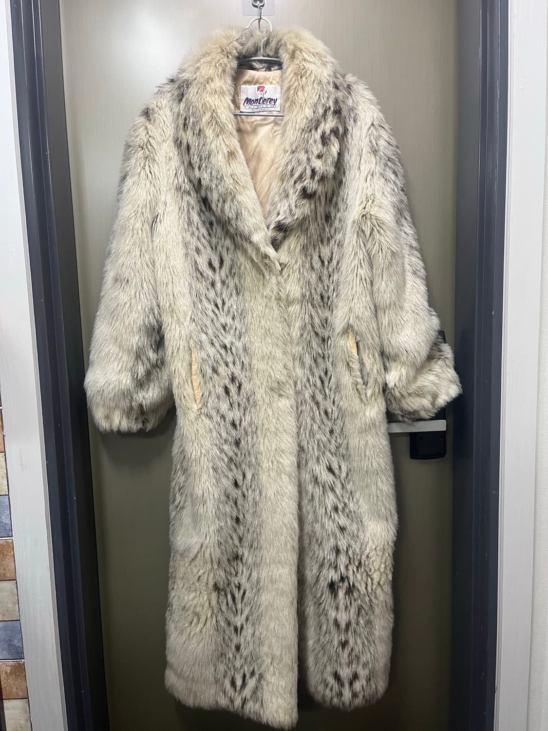 Leopard eco fur long coat 상품이미지1