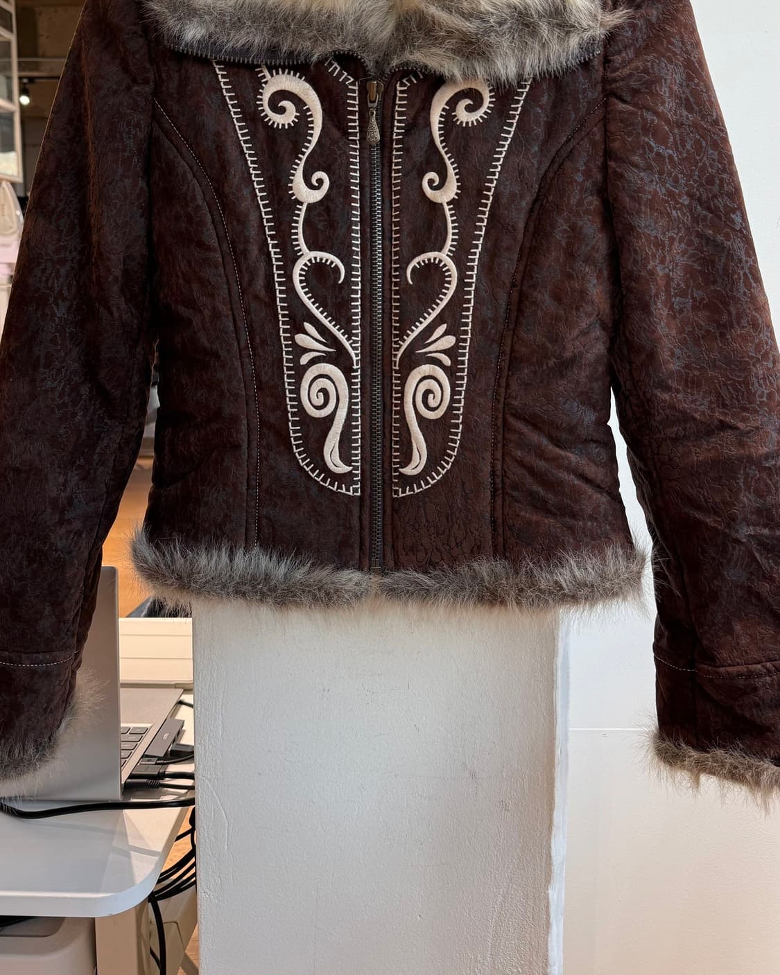 키라라 브라운 퍼 무스탕 자켓  상품이미지6