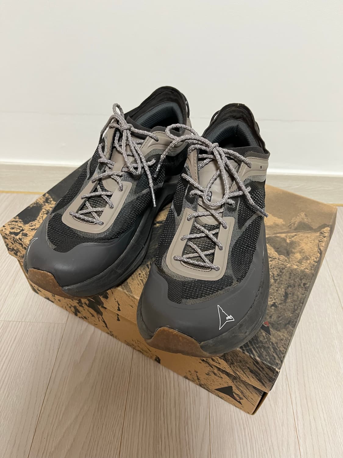 [41] 로아 Roa 셀라 브라운 상품이미지1