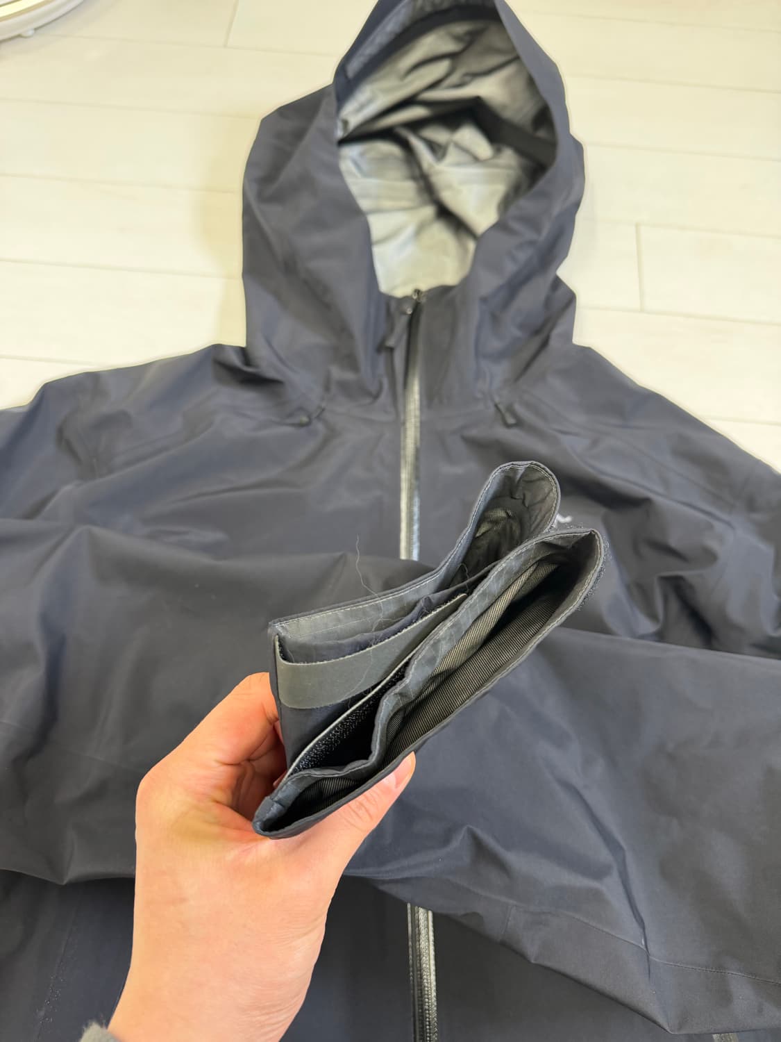 아크테릭스 베타 LT  M 사이즈 블랙 상태 9.7/10  사진찍고 절대 상품이미지4