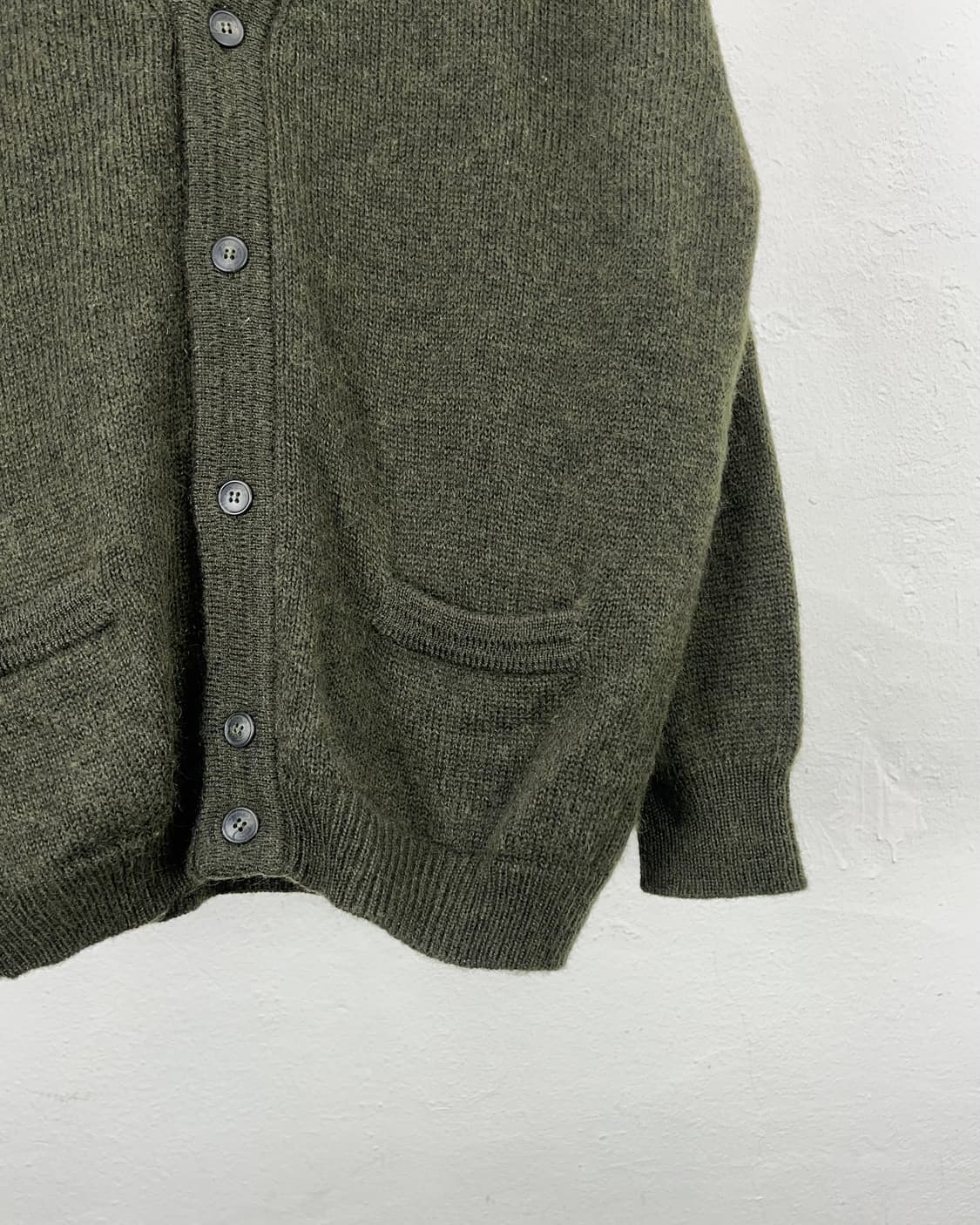 버버리 올리브 그린 램스 울 더블 포켓 브이넥 니트 가디건 상품이미지5