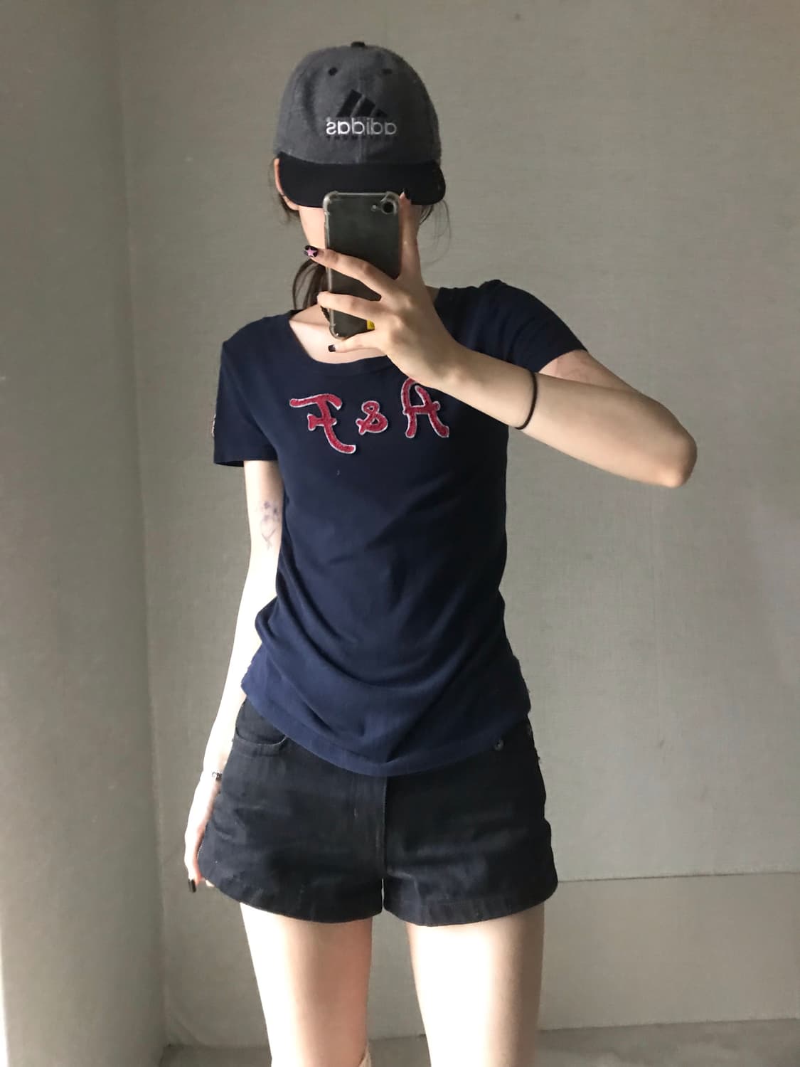 아베크롬비 네이비 딱붙핏 반팔티셔츠 상품이미지3