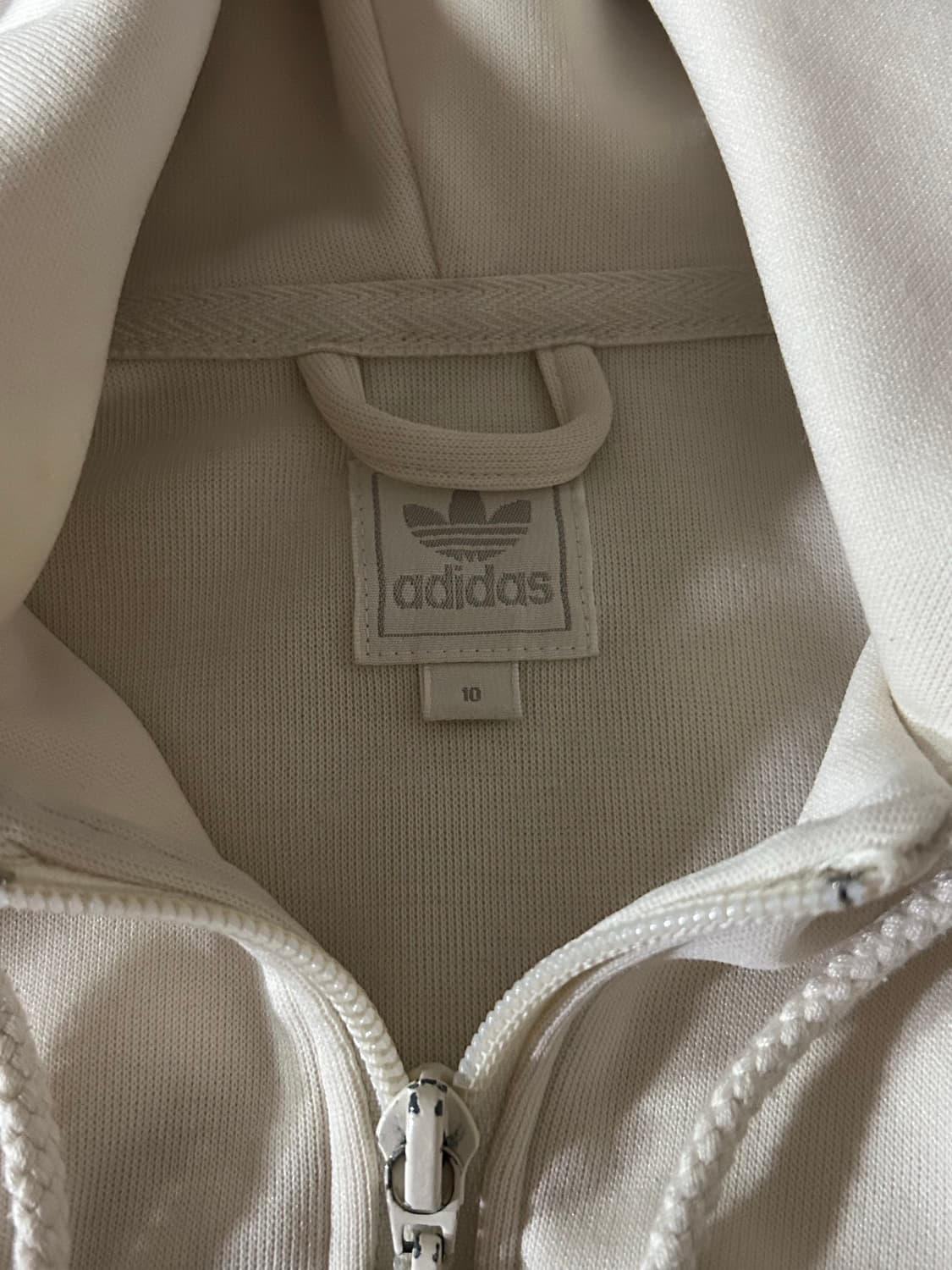 아디다스 딱붙핏 후드집업 크림색상 상품이미지2