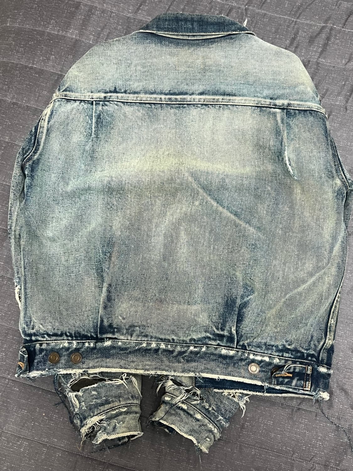 생로랑 디스트로이드 데님 자켓 상품이미지2