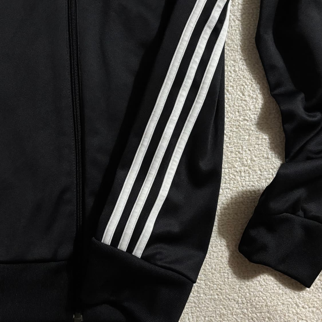 아디다스 유벤투스 블랙 스몰로고 져지 상품이미지3