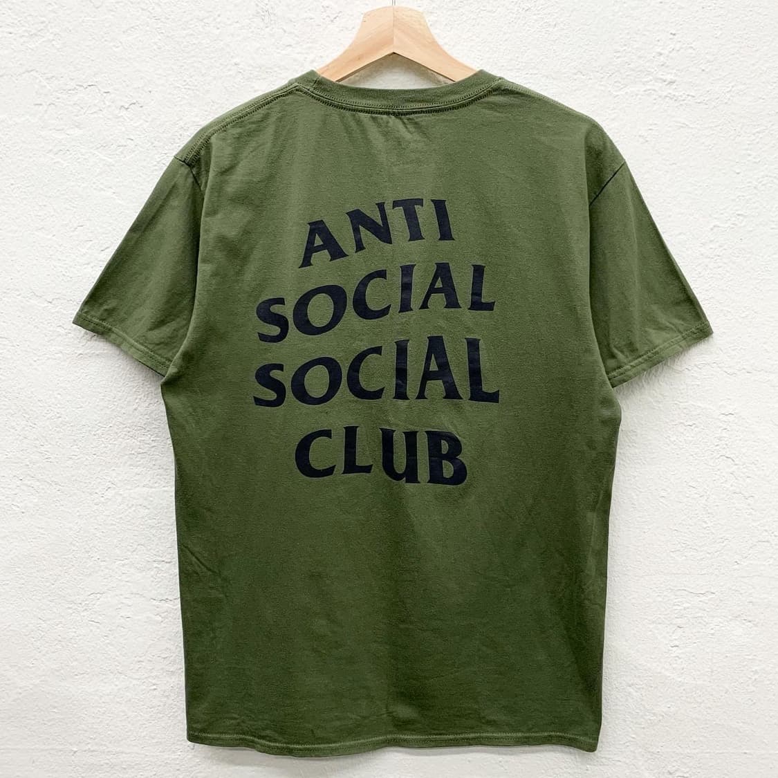 안티소셜소셜클럽 카키 빅로고 프린팅 티셔츠  상품이미지4