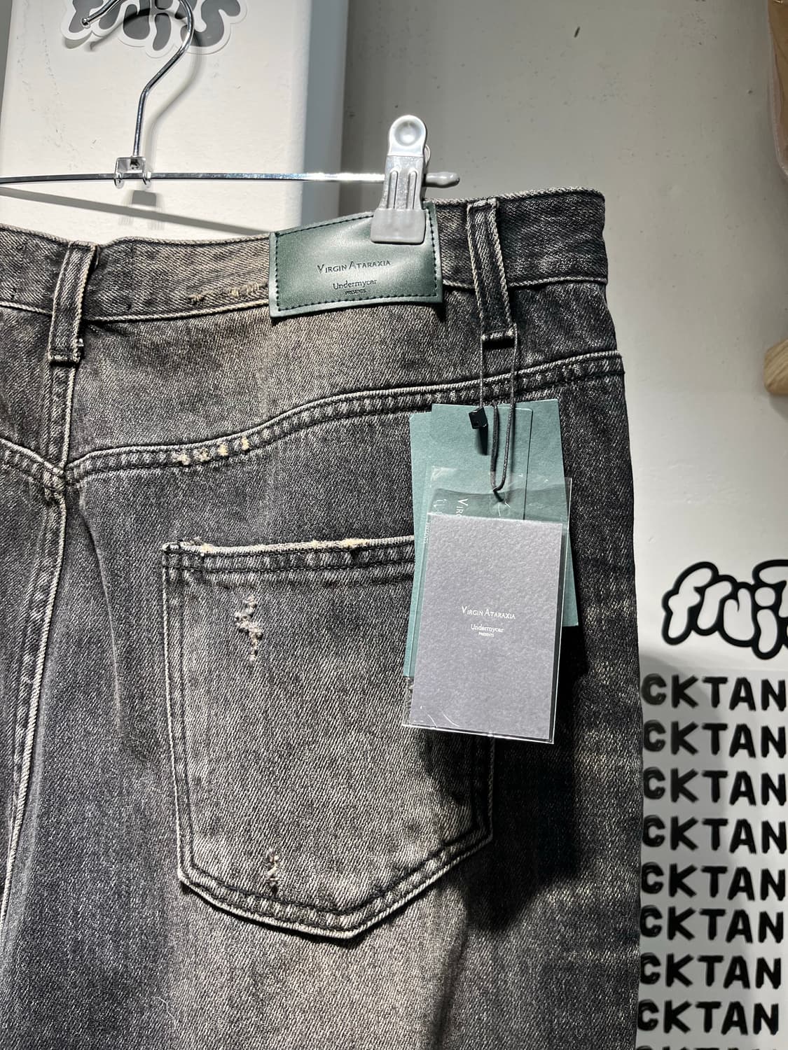 언더마이카 24FW WRINKLED WASHED FLARE JEANS 상품이미지5