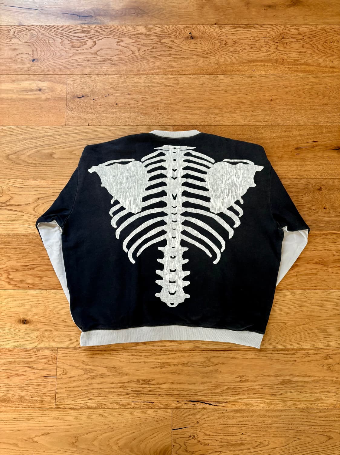 캐피탈 본 스웻셔츠 상품이미지1