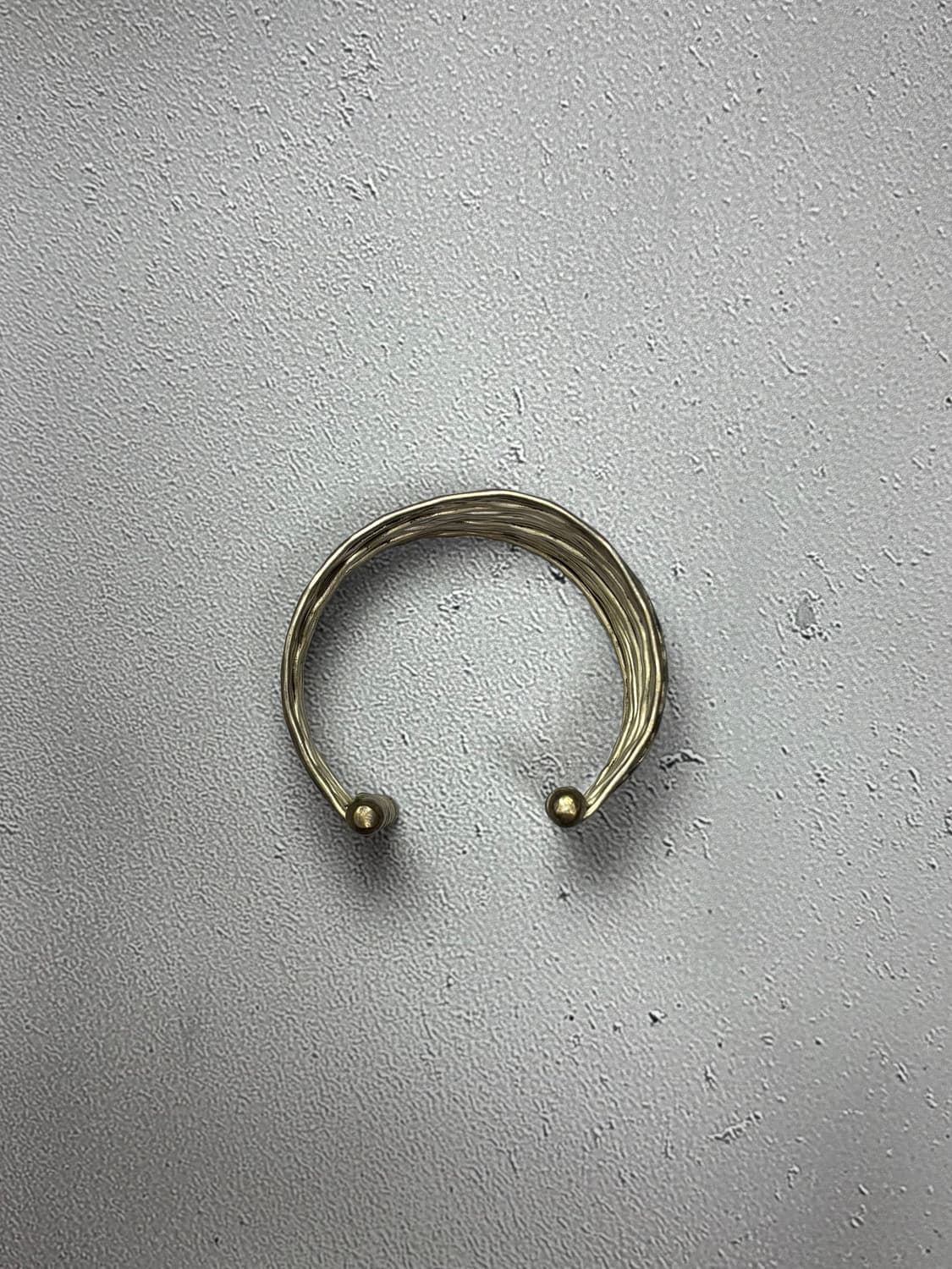 Stacked metallic gold tone bangle 상품이미지3