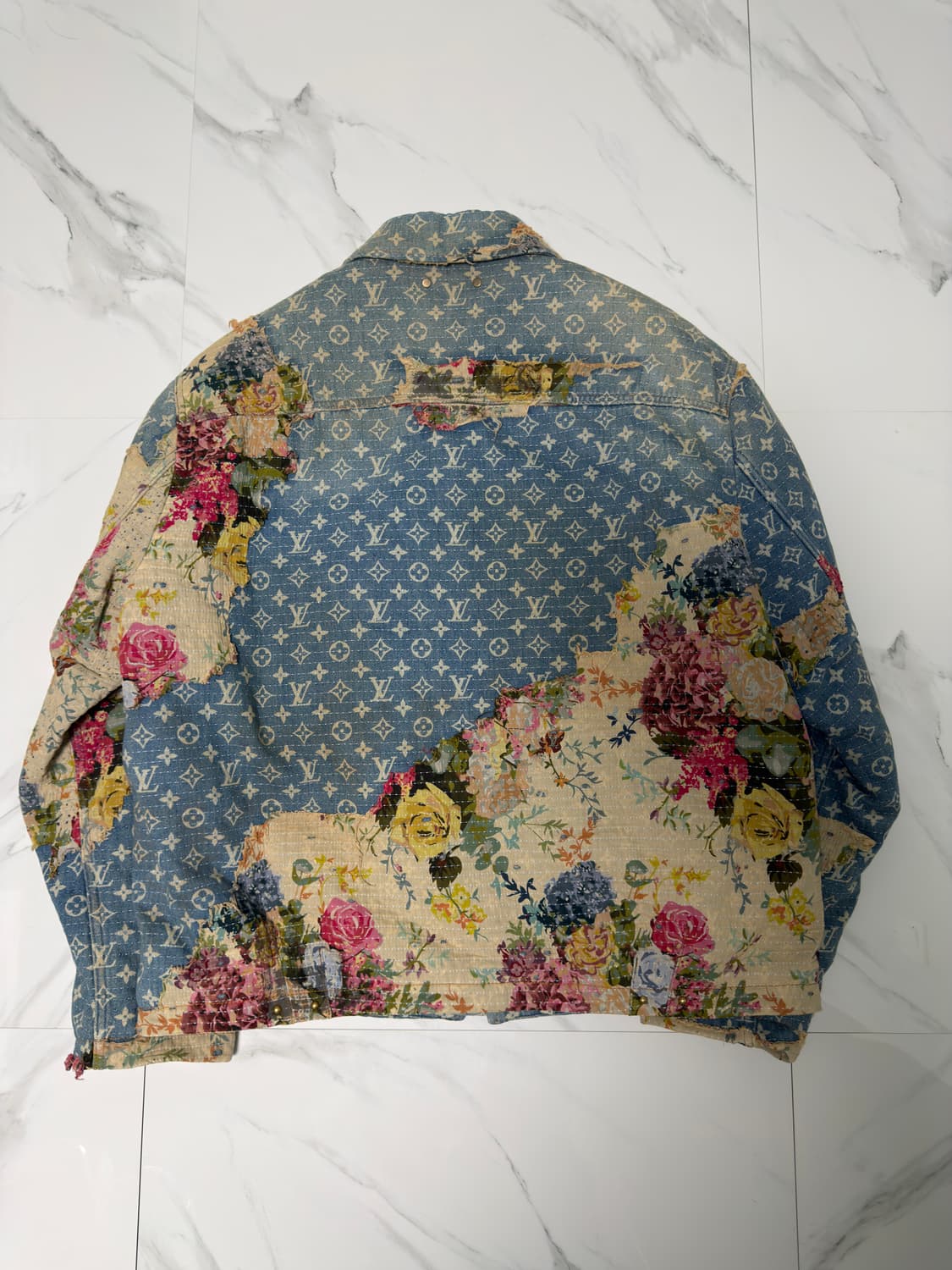 새상품 루이비통 디스트로이드 플라워 워크웨어 데님 자켓 54 백화점택 상품이미지3