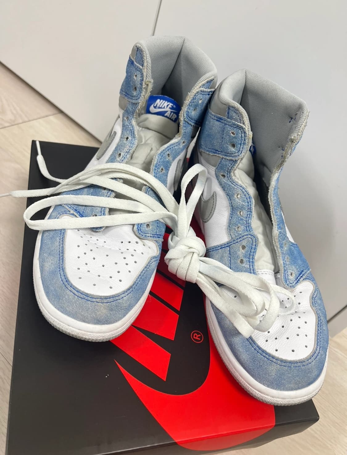 조던 1 레트로 하이 OG 하이퍼 로얄 275 상품이미지1