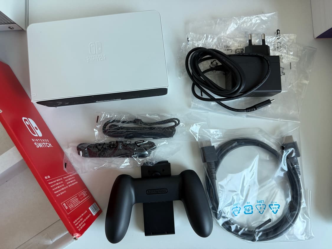 닌텐도 스위치 oled 화이트 풀구성 상품이미지3