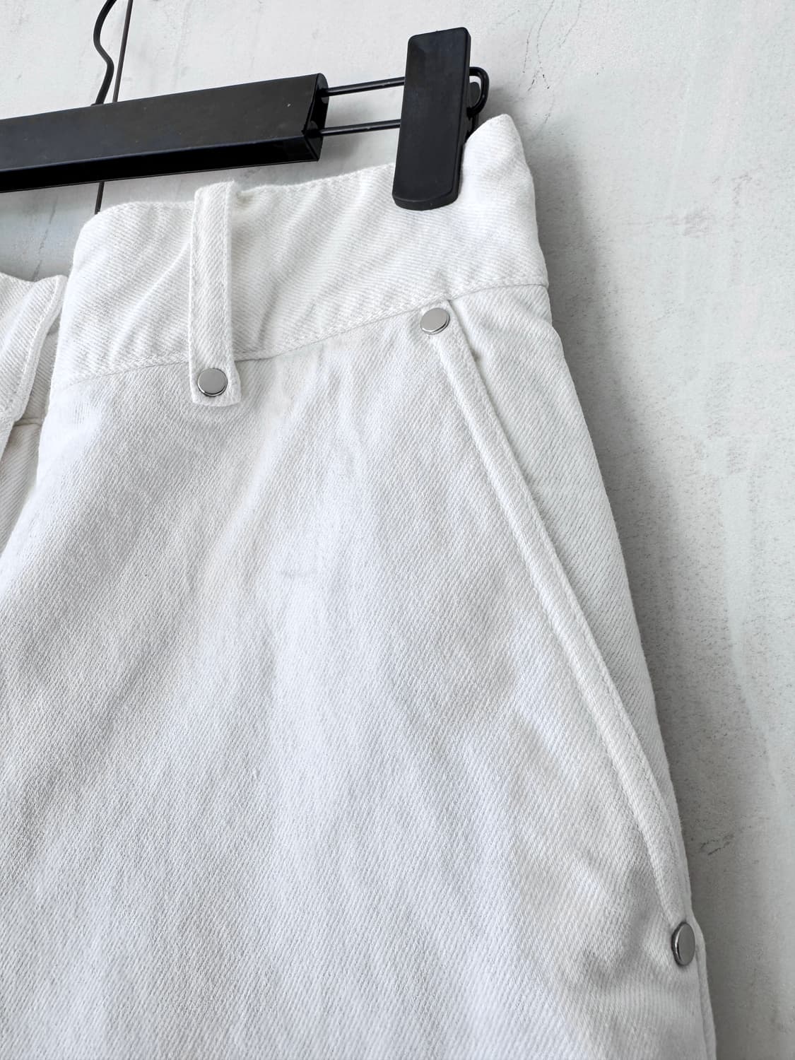 새상품 컨디션 JW앤더슨 화이트 와이드 데님 팬츠 EU36 상품이미지6